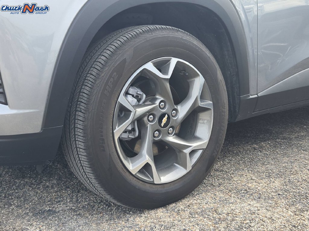 Used 2025 Sterling Gray Metallic Chevrolet LT image 10