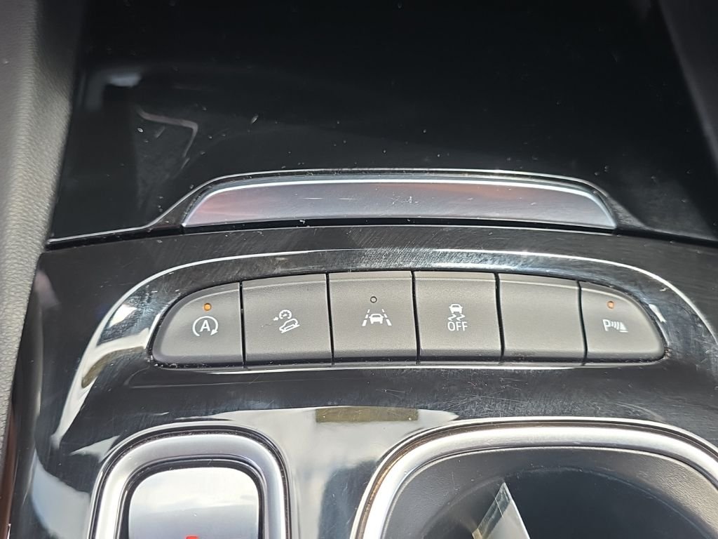 Used 2021  Buick Preferred image 21