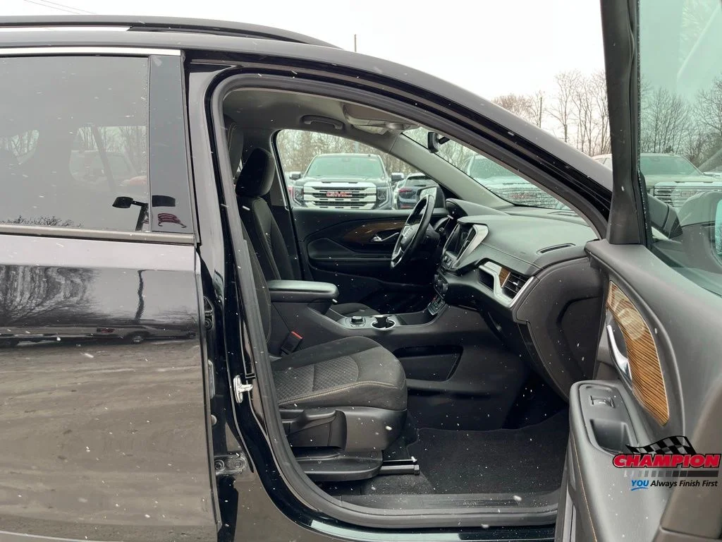 Used 2018 Black GMC SLE image 38