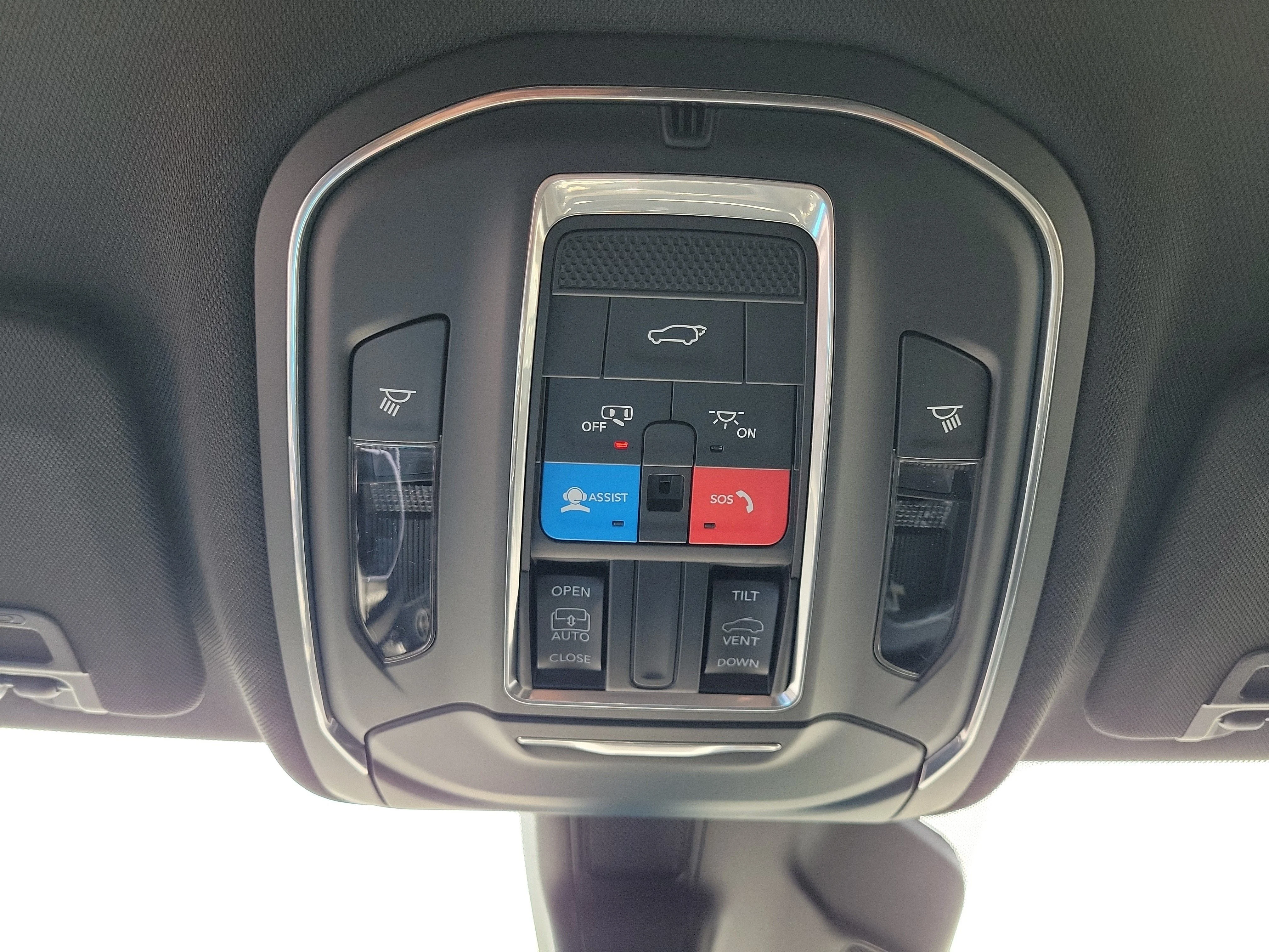New 2026 Silver Zynith Jeep Laredo X image 29