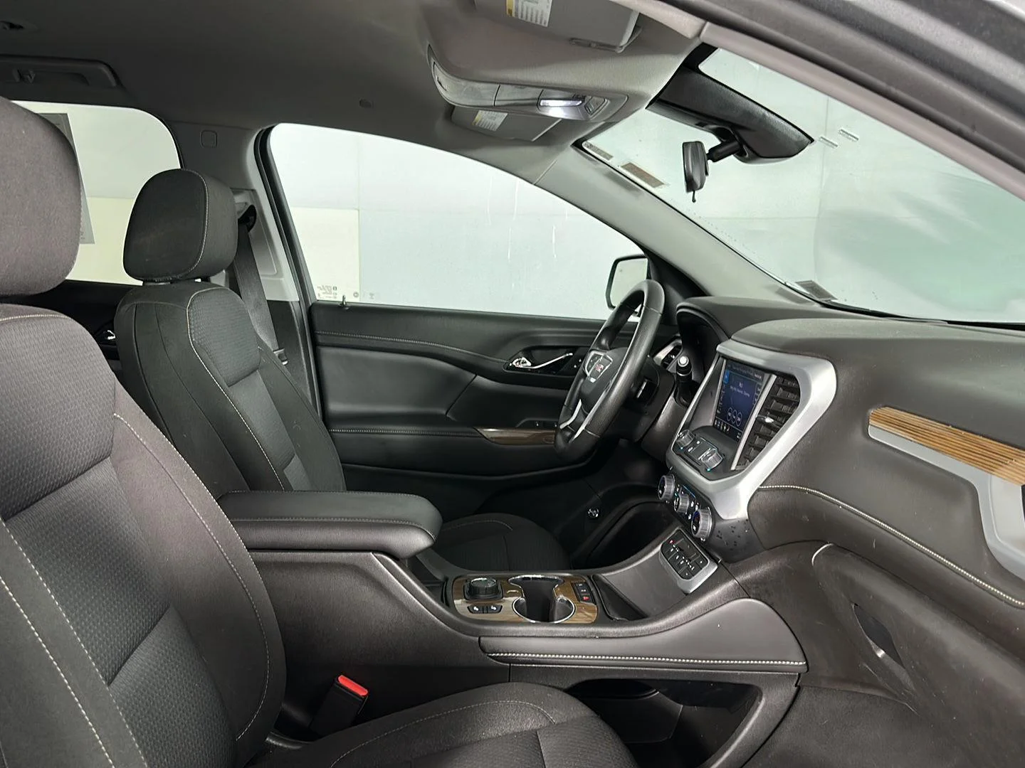 Used 2023 Sterling Metallic GMC SLE image 25