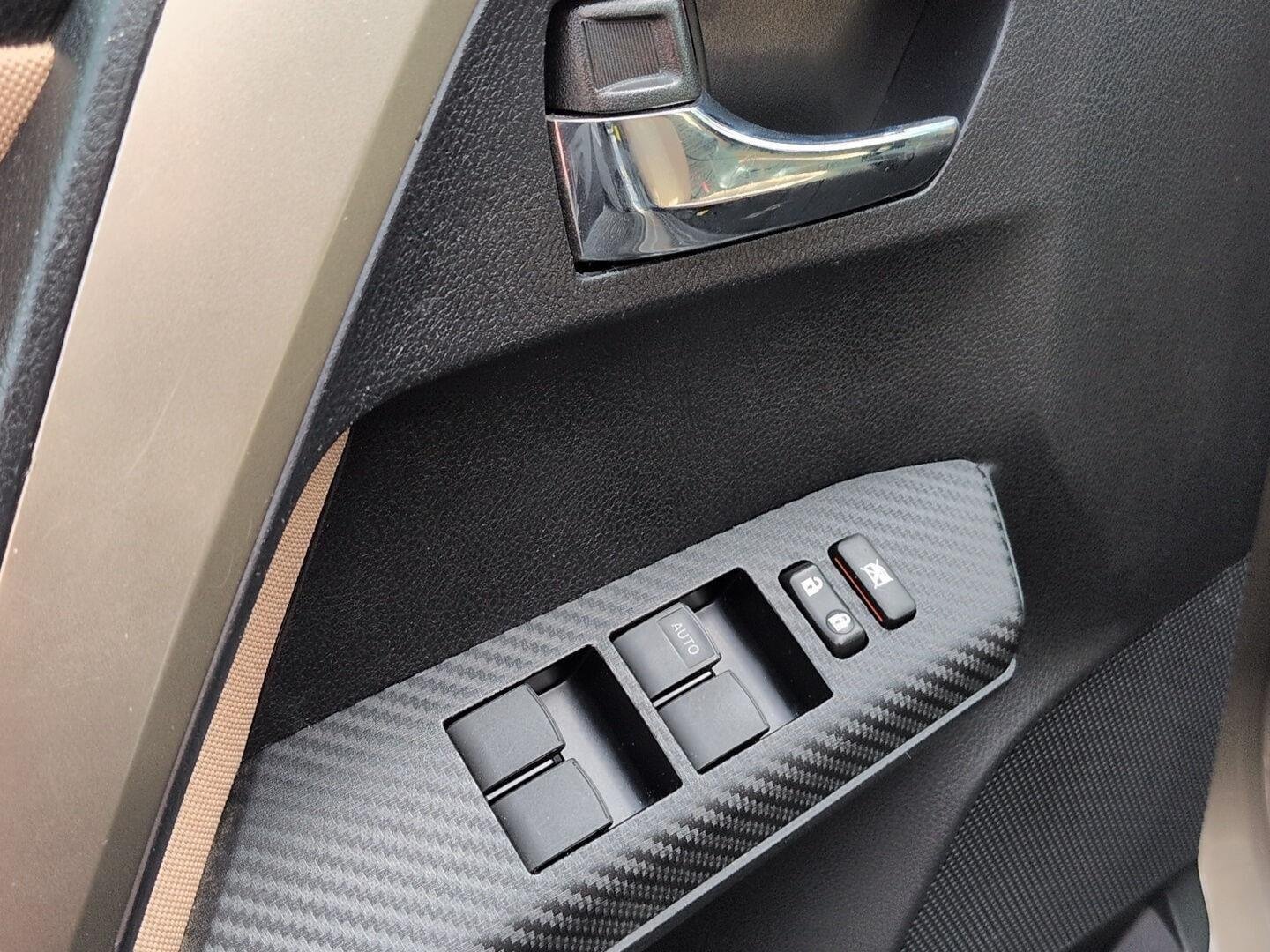 Used 2015 Pyrite Mica Toyota XLE image 10