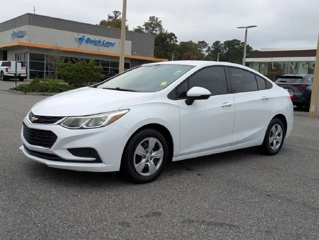 Used 2018 Summit White Chevrolet LS image 8