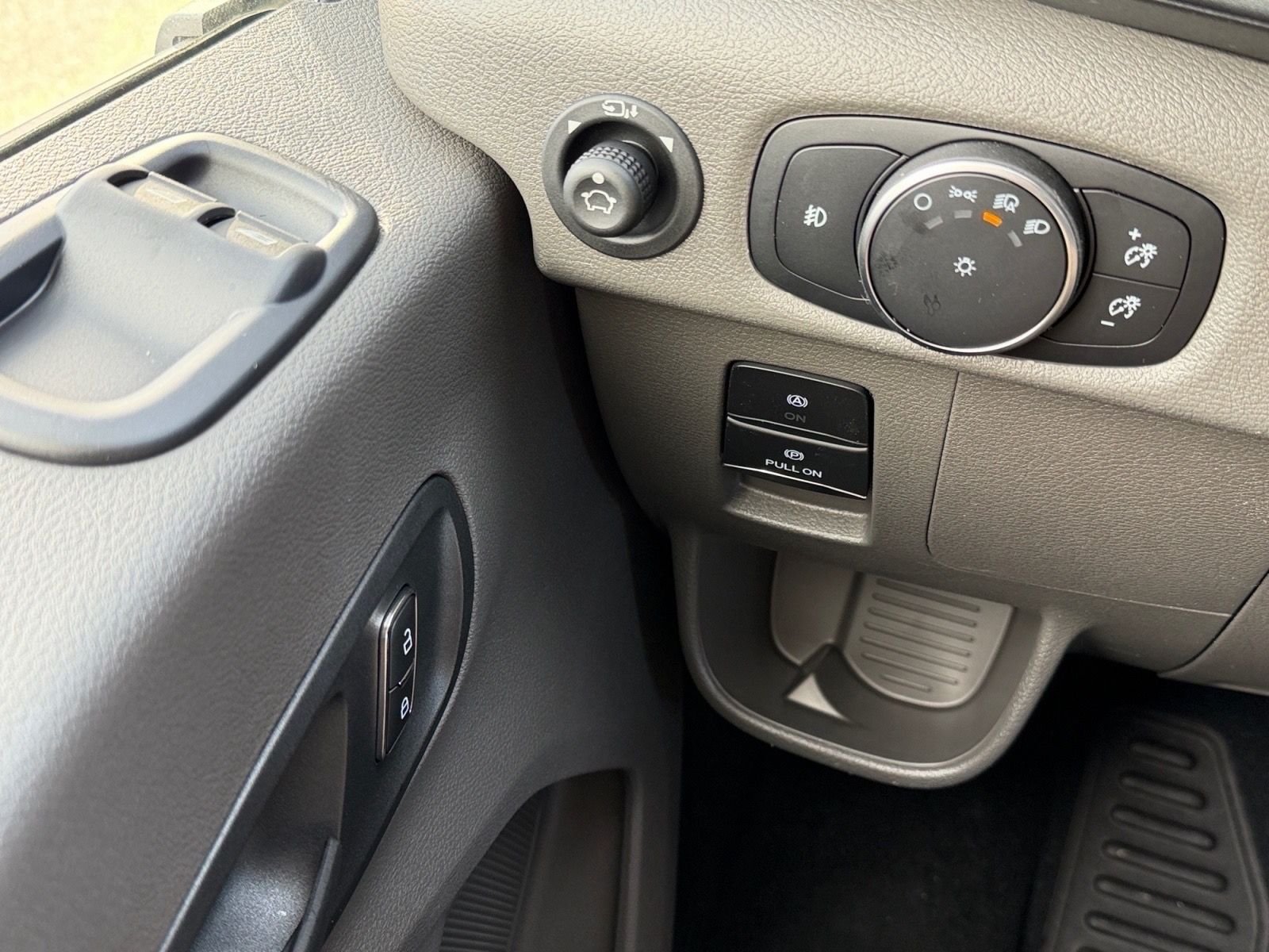 New 2026 Oxford White Ford Passenger Van XLT image 20