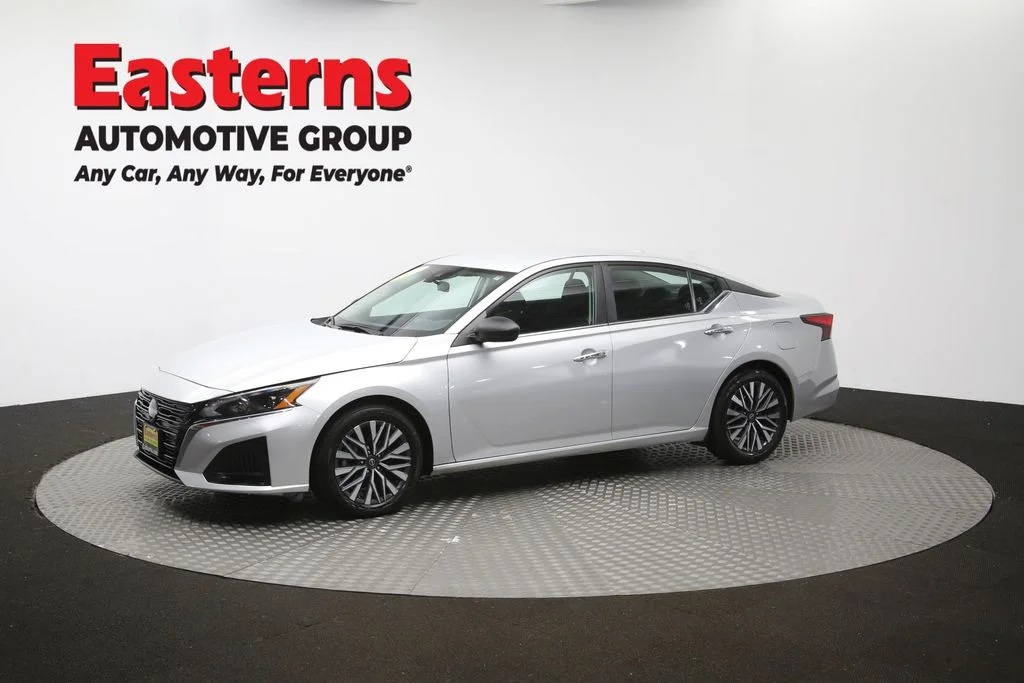 Used 2024 Silver Nissan 2.5 SV image 57