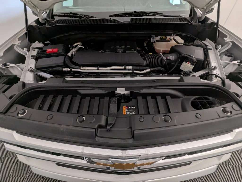 Used 2023 White Chevrolet LT image 40