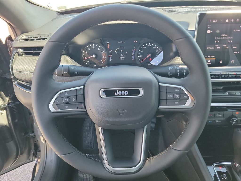 New 2026 Sting-Gray Clearcoat Jeep Latitude image 23
