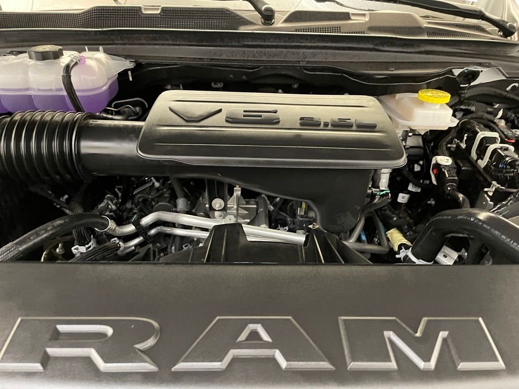 New 2026 Bright White Clear-Coat Exterior Paint RAM Tradesman image 17