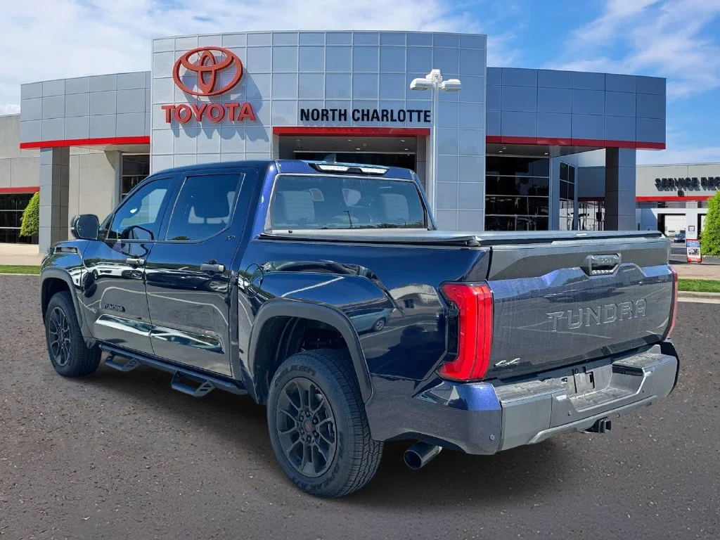 Used 2025  Toyota SR5 image 6