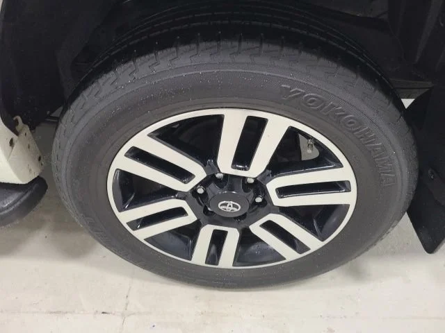 Used 2016 Blizzard Pearl Toyota Limited image 40