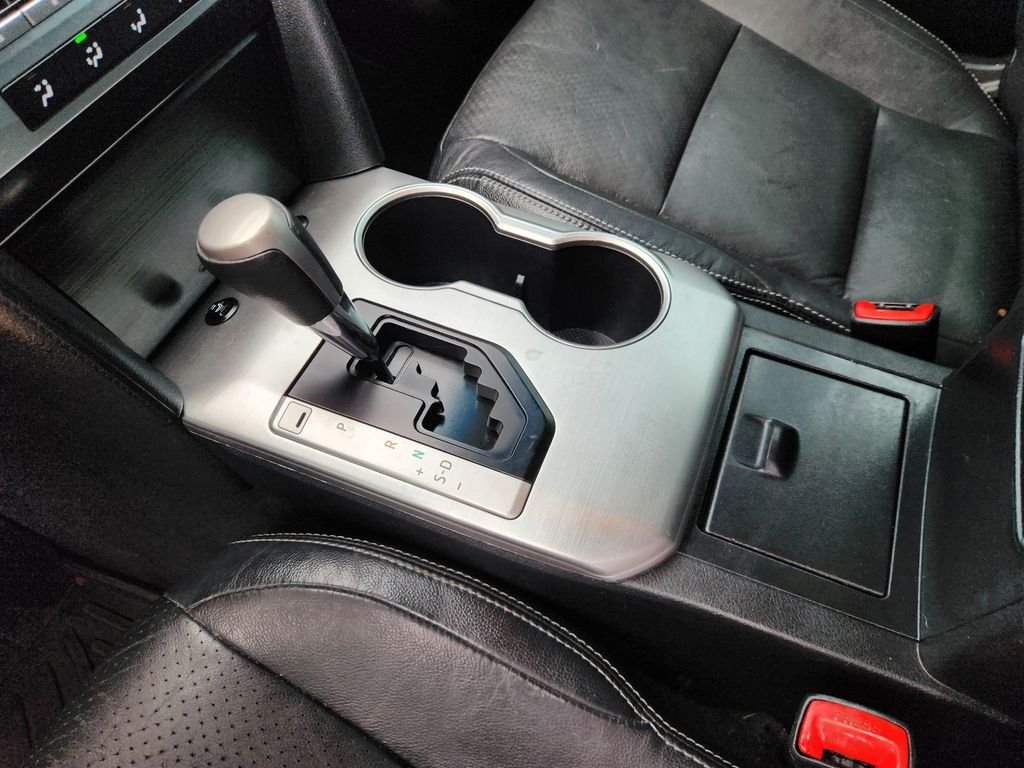 Used 2014 Blizzard Pearl Toyota SE image 19