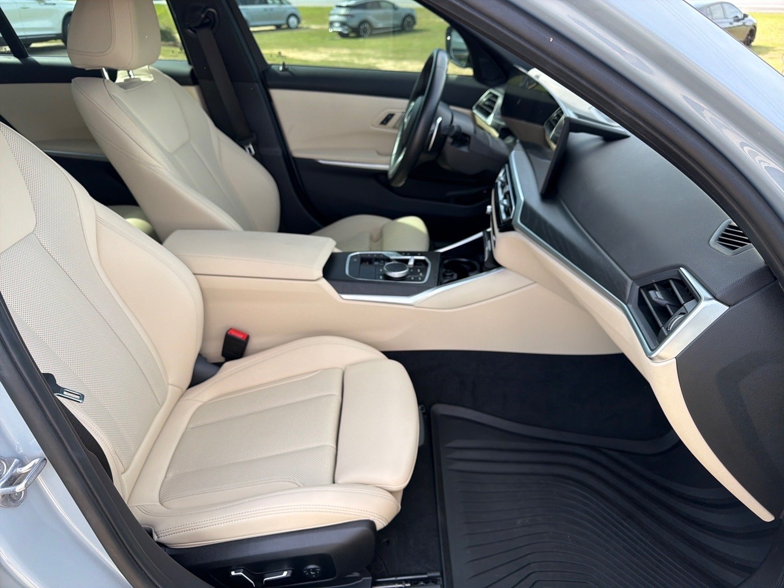 Used 2024 Gray BMW 330e image 21