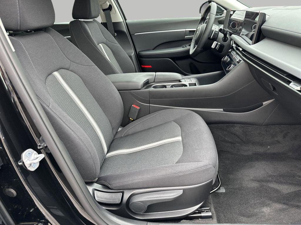 New 2026 Abyss Black Hyundai SEL Sport image 24