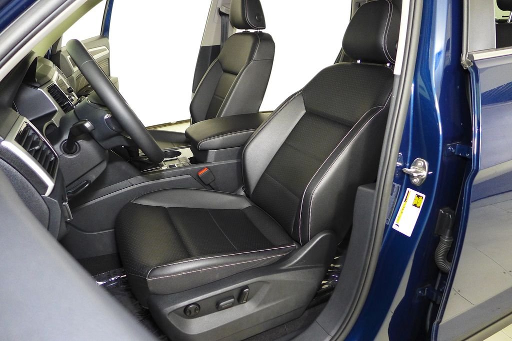 2023 Volkswagen Atlas SE w/Tech - Photo 22