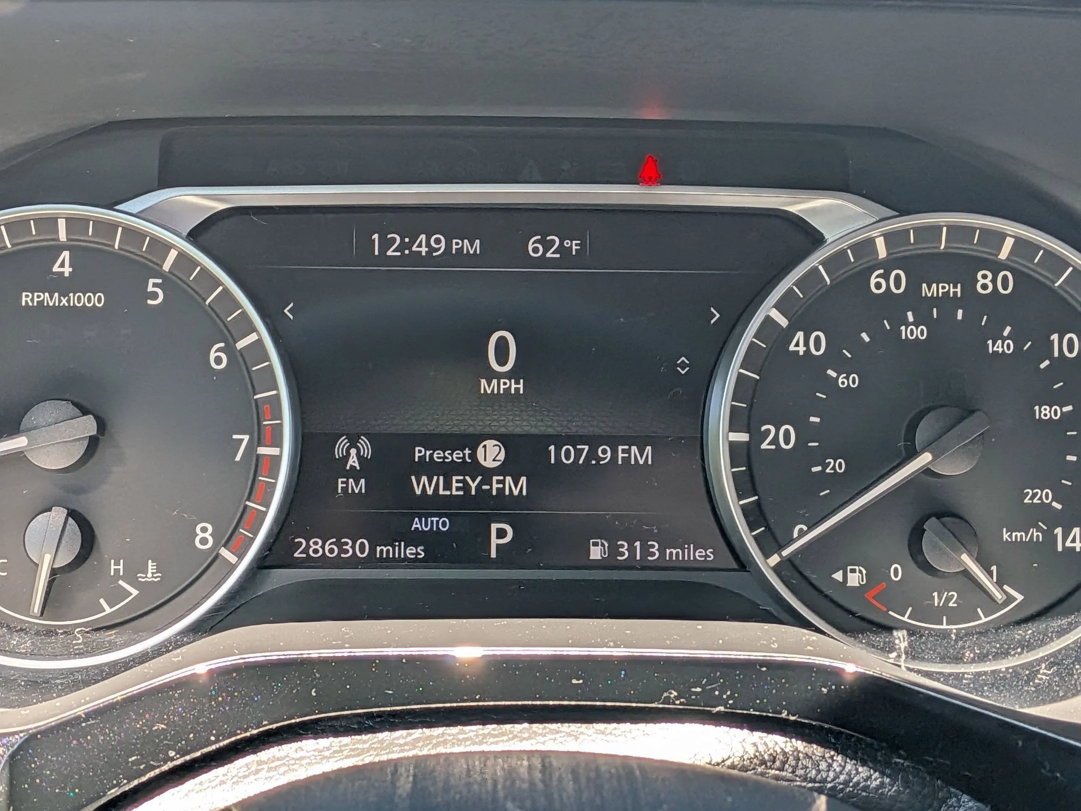 2025 Nissan Pathfinder SV - Photo 12