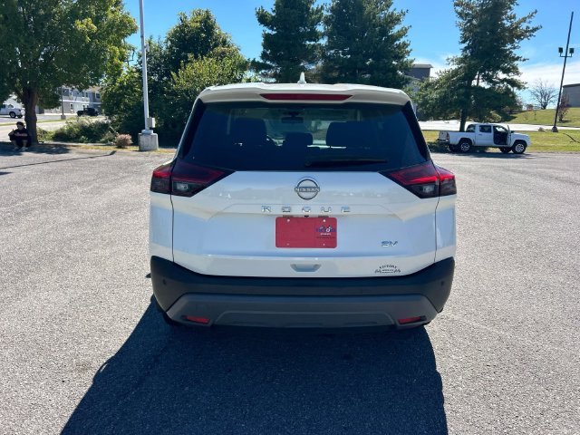 Used 2023 White Nissan SV image 4