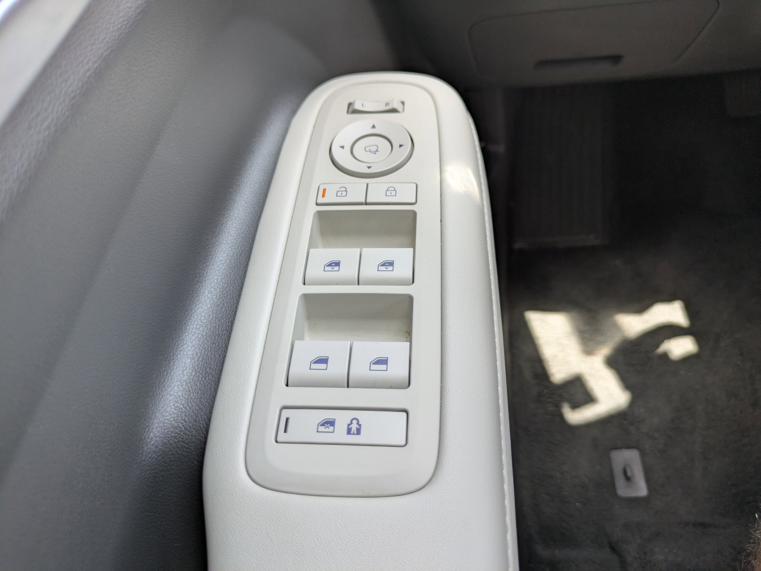 Used 2025 Ultimate Red Hyundai Limited image 28