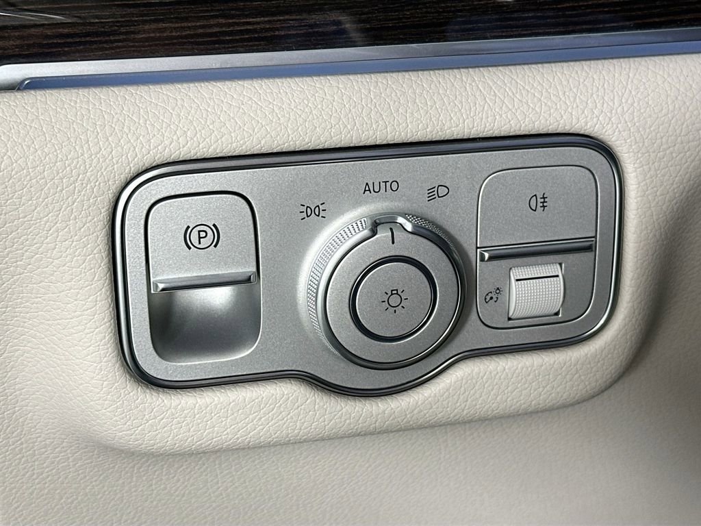 New 2026 Polar White Mercedes-Benz GLS 450 image 45