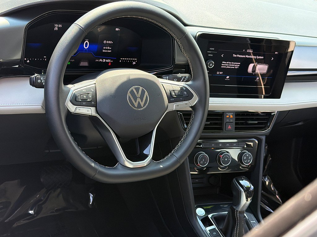 Used 2025 White Volkswagen S image 7