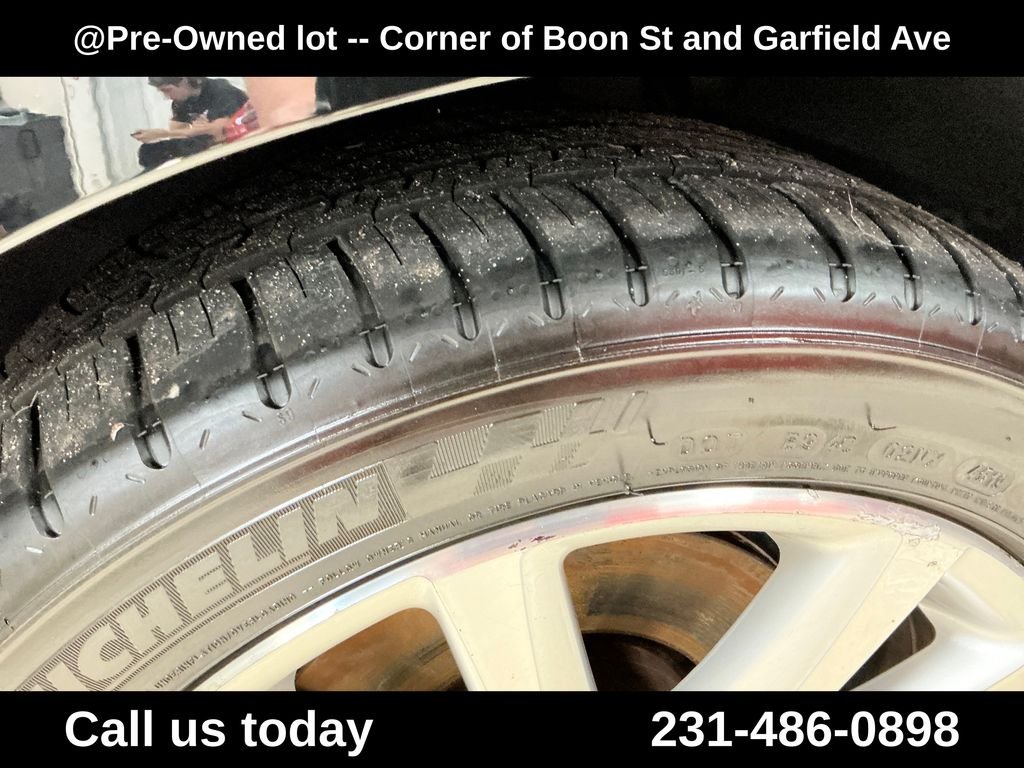Used 2007  Volkswagen 2.0T image 11
