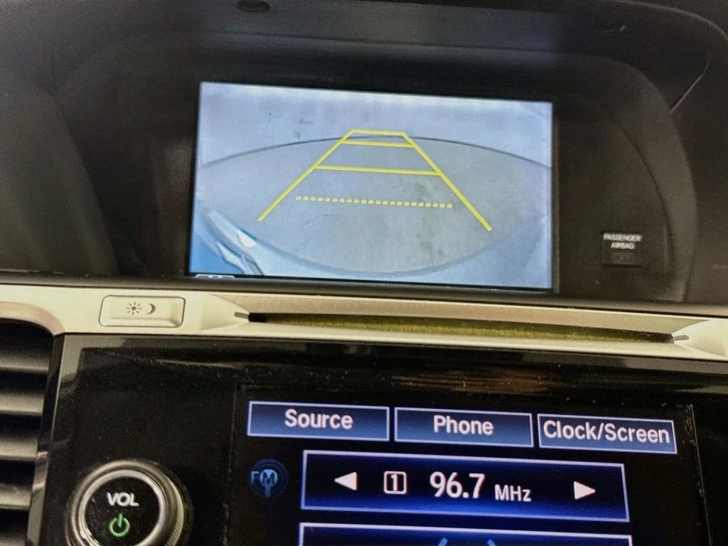 Used 2014 Silver Honda EX-L image 16