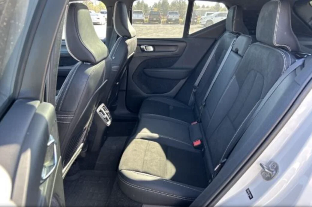 Used 2023 White Volvo Twin Plus image 5