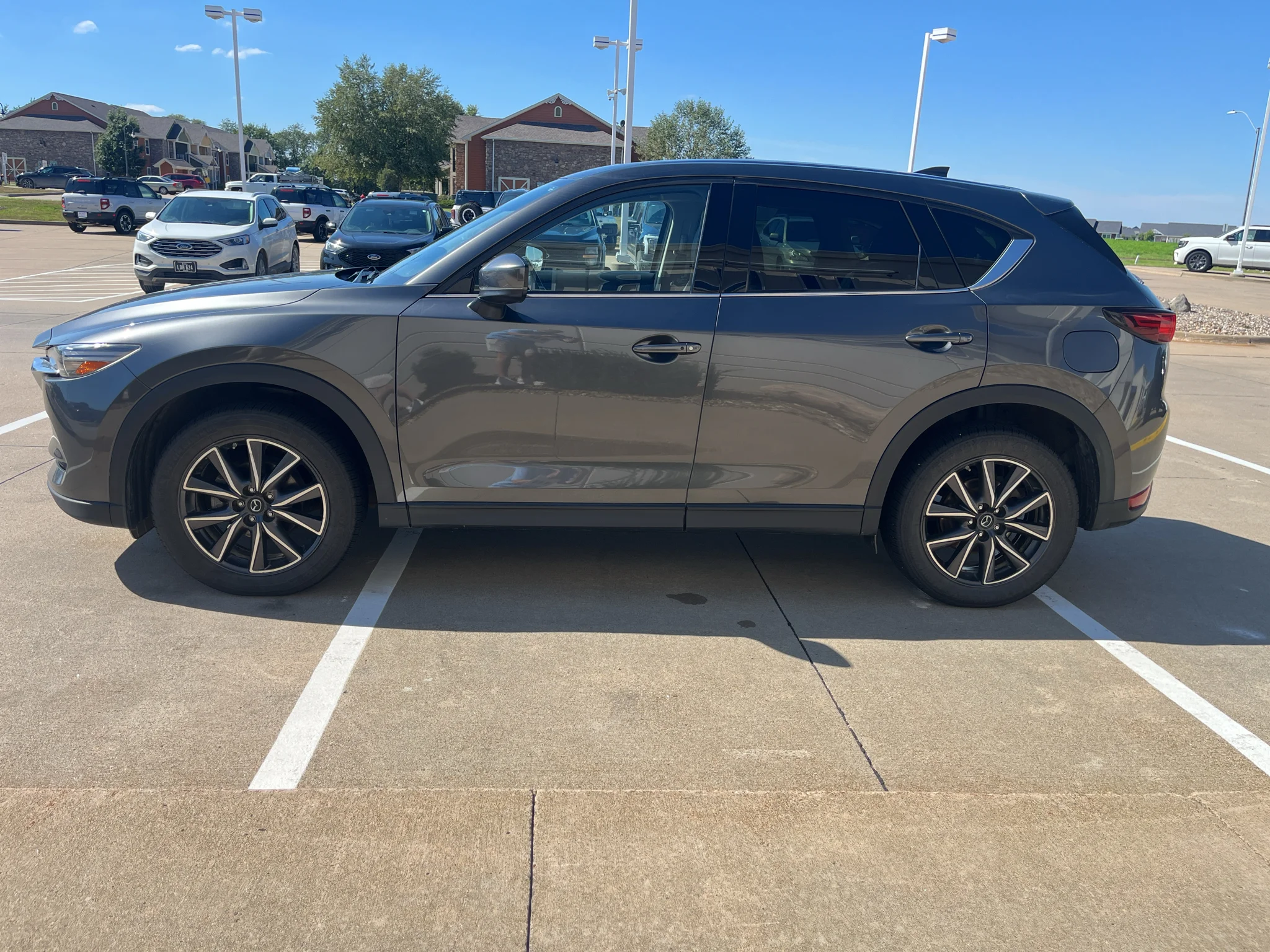 Used 2017 Machine Gray Metallic Mazda Grand Touring image 5