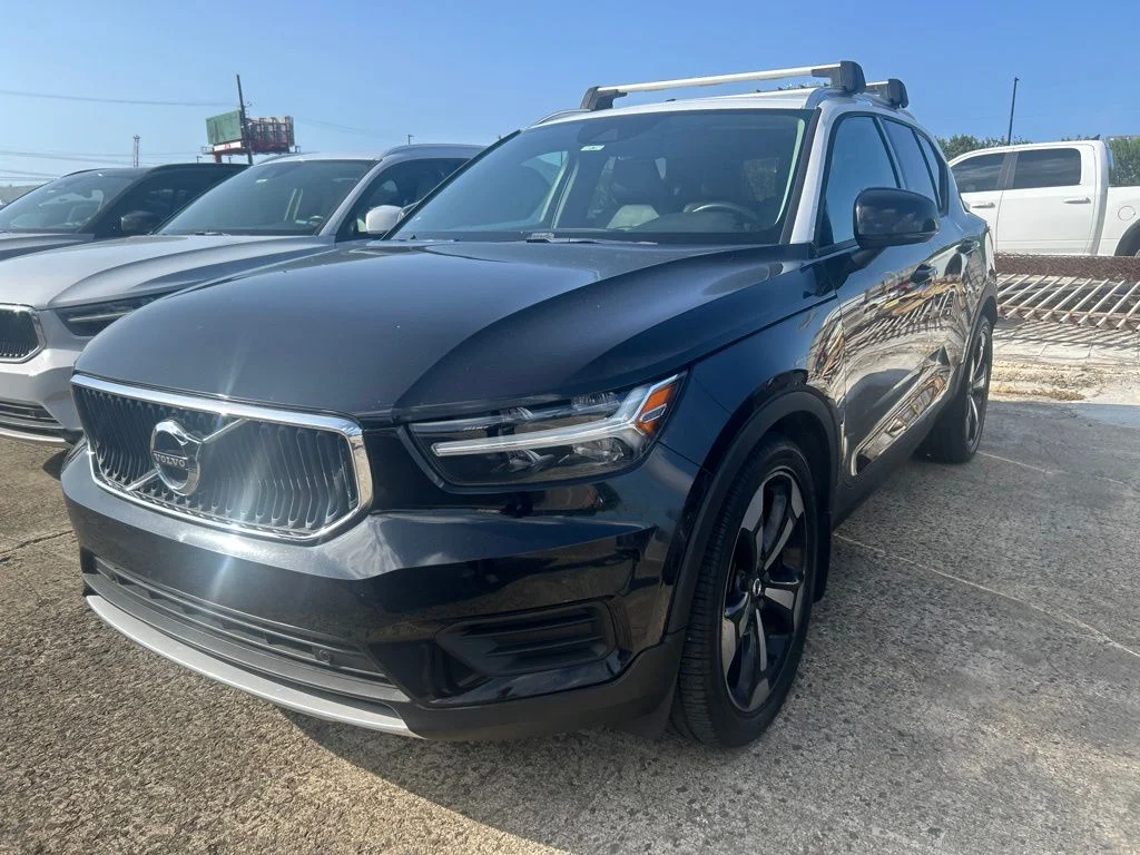 Used 2019  Volvo Momentum image 3