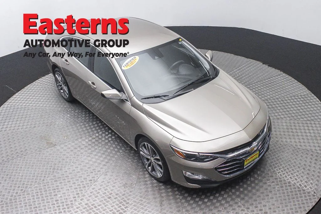 Used 2025 Gray Chevrolet LT image 3