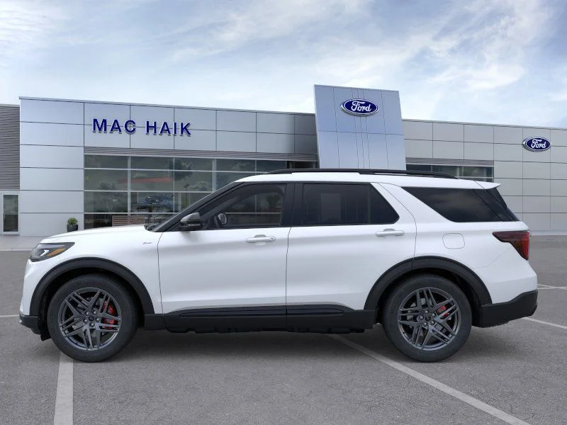 New 2026 Star White Metallic Tri-Coat Ford ST-Line image 3