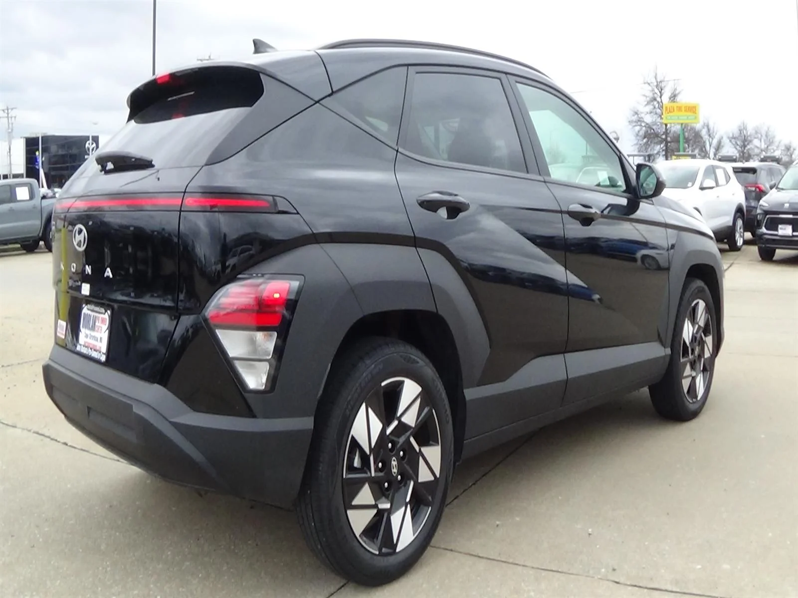 Used 2025 Abyss Black Pearl (a2b) Hyundai SEL image 6