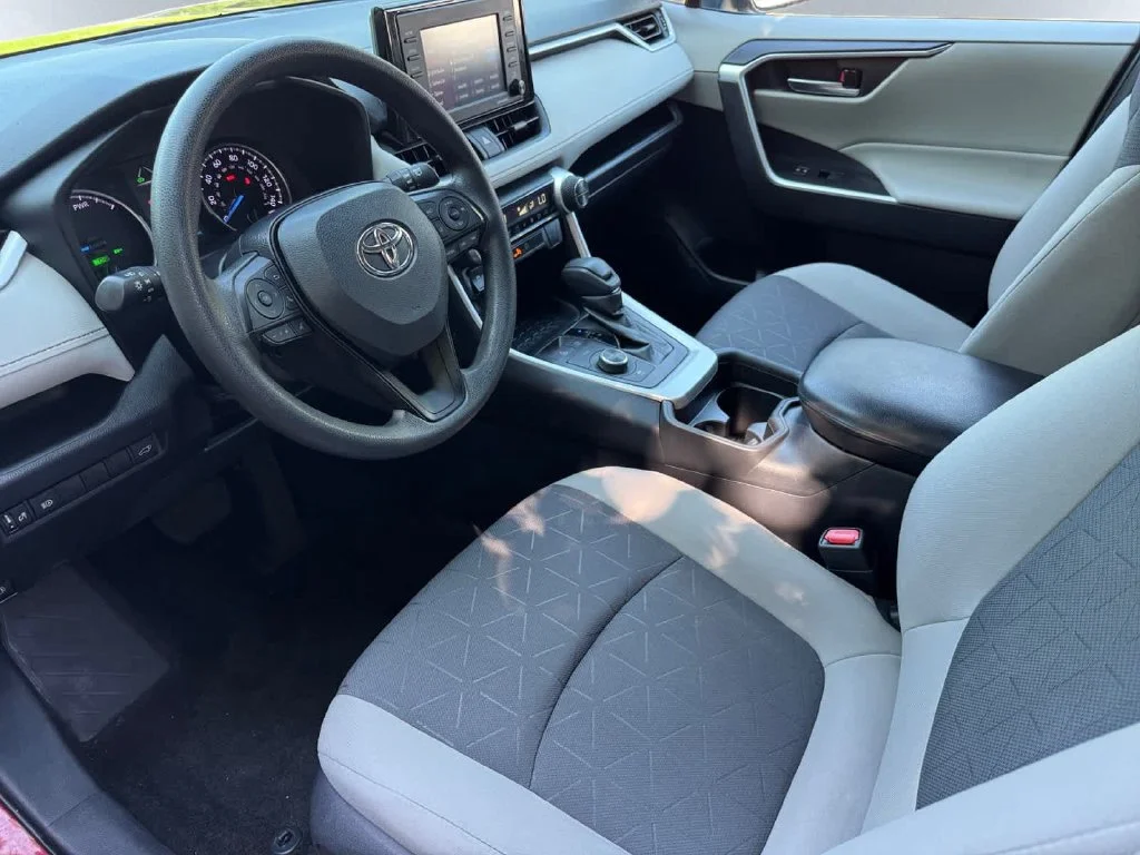 Used 2021 Red Toyota XLE image 11