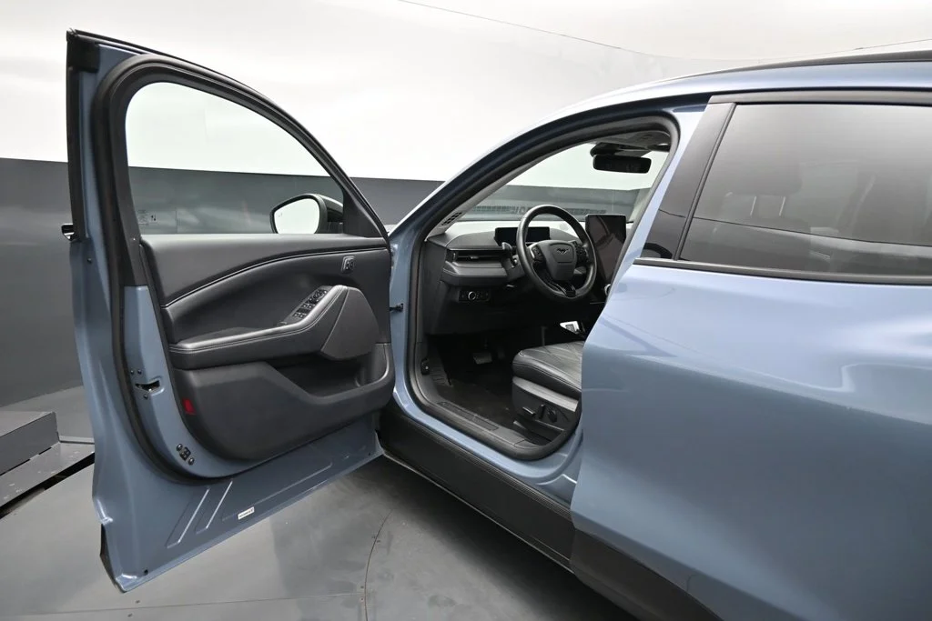 Used 2024 Blue Ford Select image 8