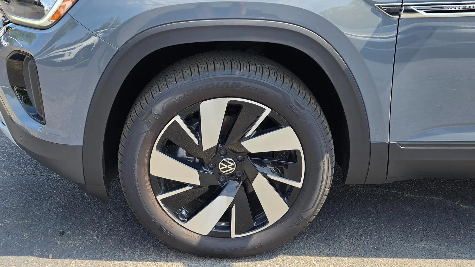 2026 Volkswagen Atlas Cross Sport SE w/Tech - Photo 14