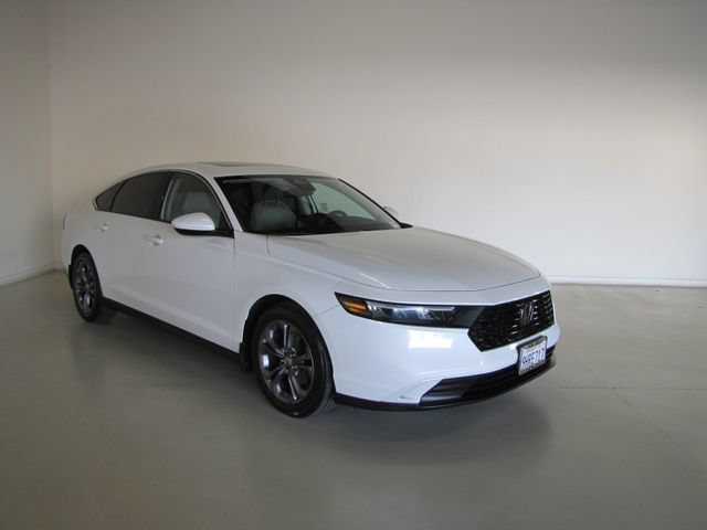 Certified Used 2023 White Honda EX image 3