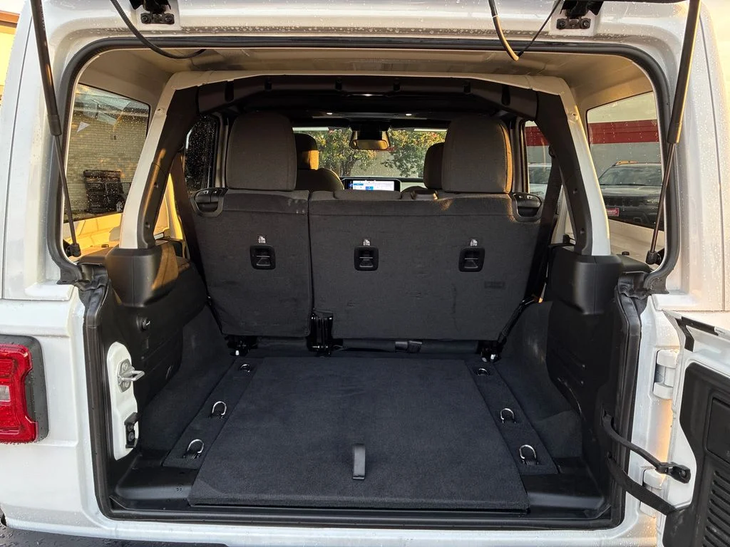Used 2026 White Jeep Sahara image 30