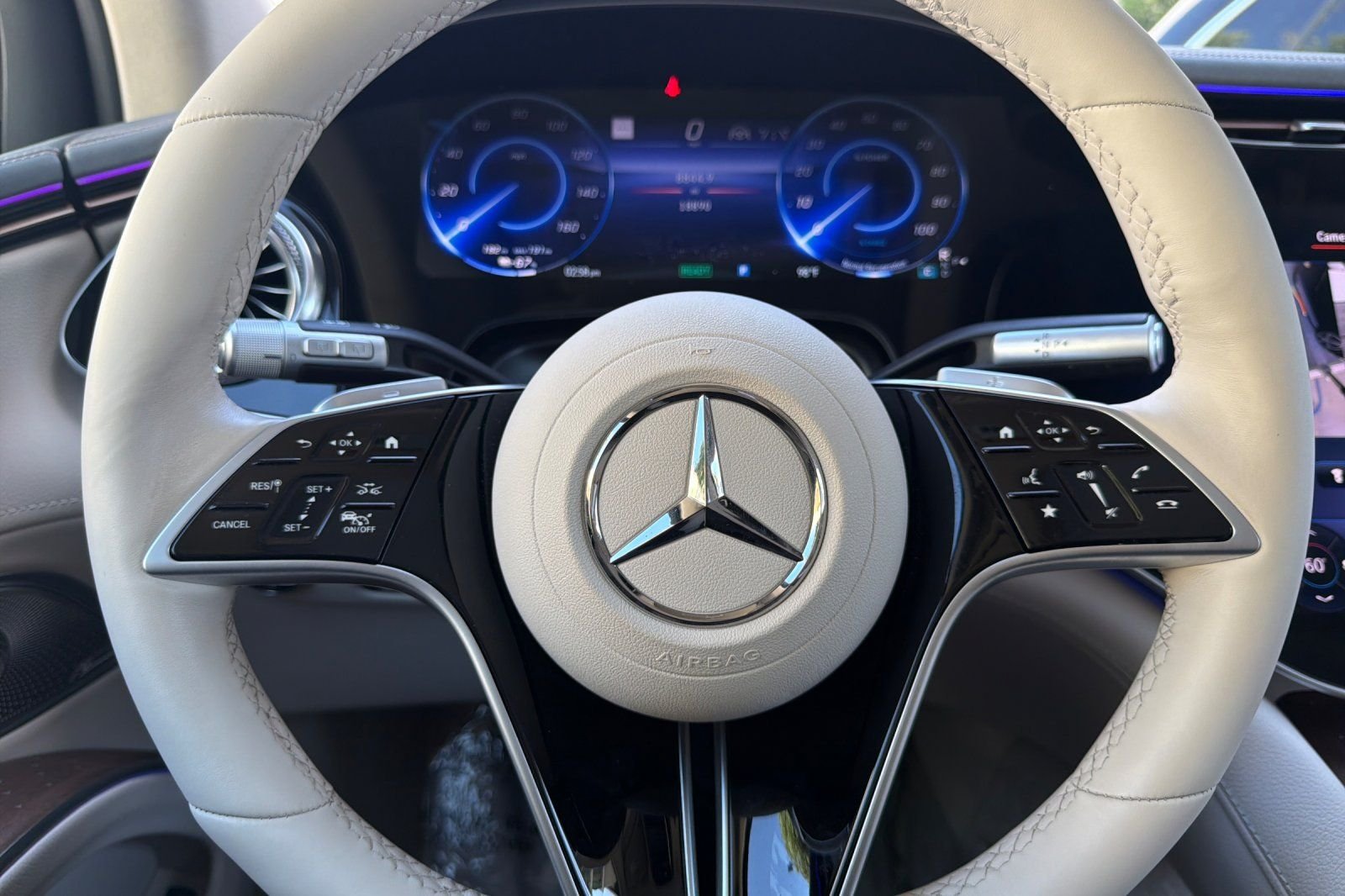 Certified Used 2023 White Mercedes-Benz 580 image 22