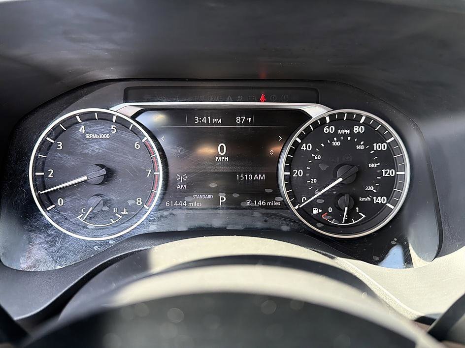 Used 2021 Glacier White Nissan S image 18
