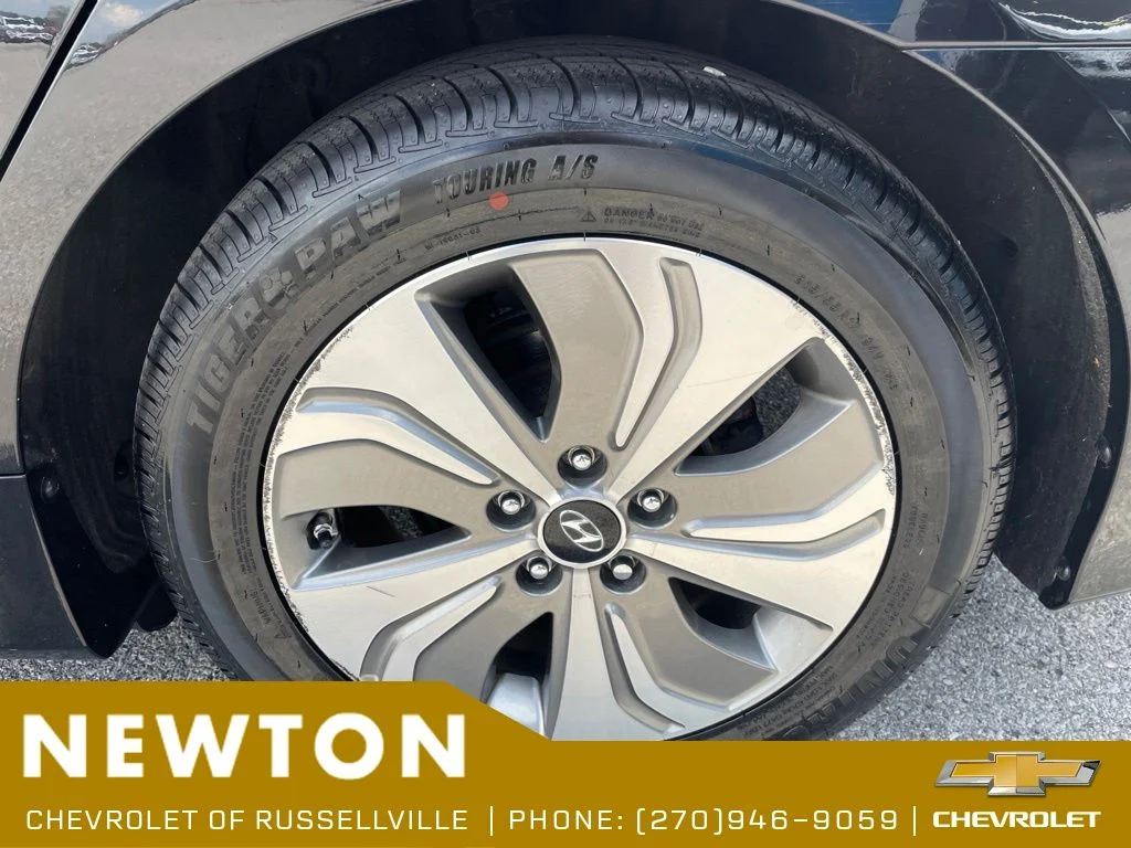 Used 2014 Black Onyx Pearl Hyundai Limited image 46