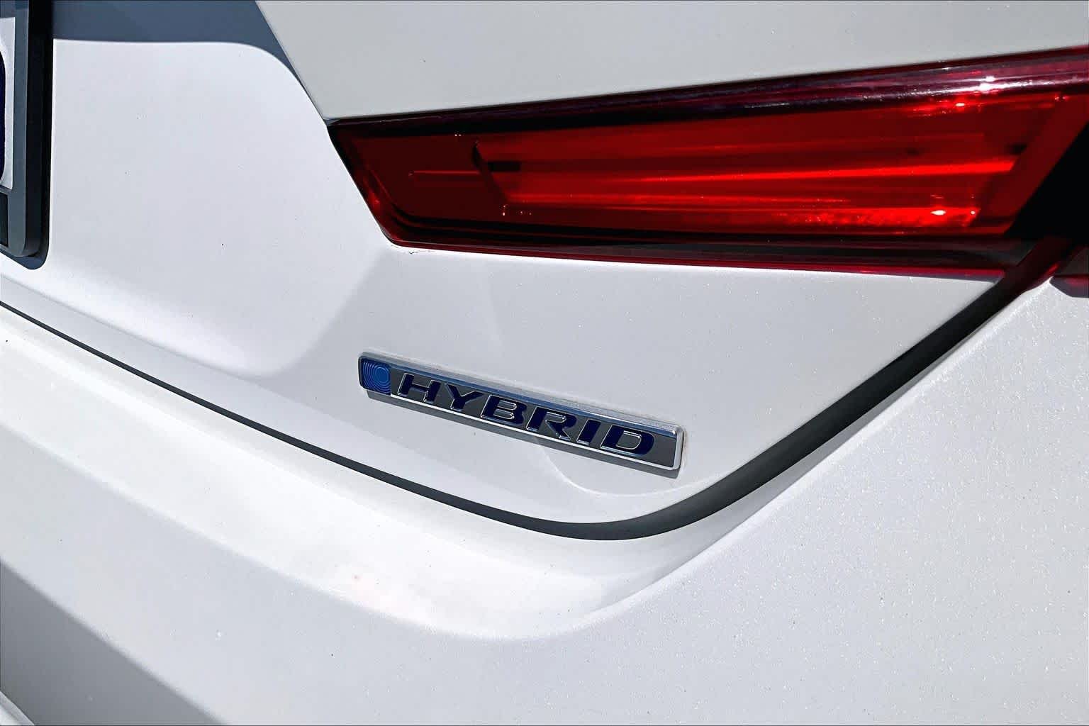 Used 2020 Platinum White Pearl Honda  image 9