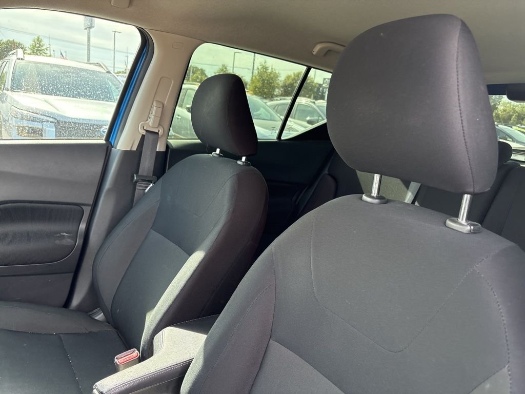 Used 2024 Blue Nissan S image 3