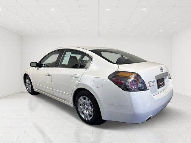 Used 2011 White Nissan 2.5 S image 4