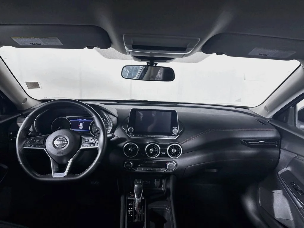 Used 2025 Gray Nissan SR image 12