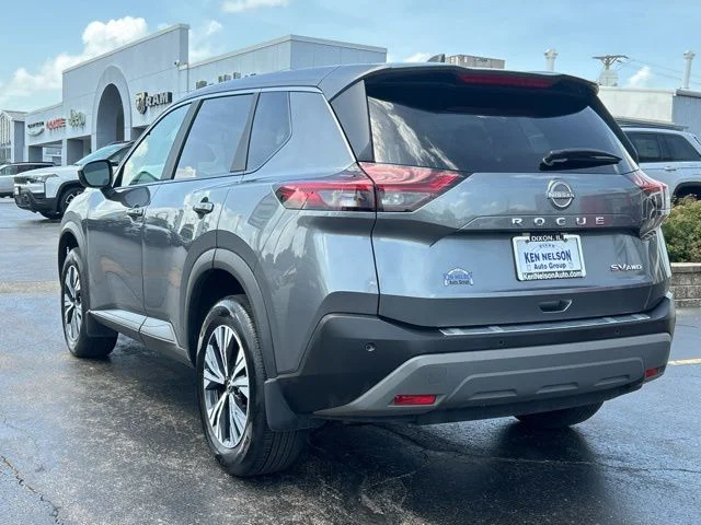 Used 2023 Gray Nissan SV image 3