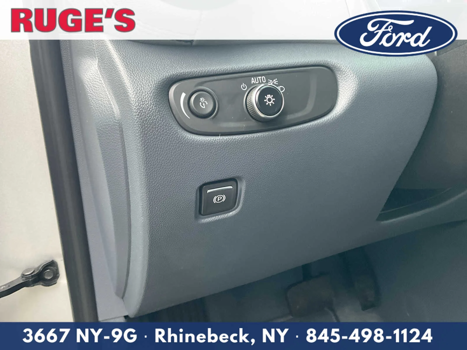 Used 2022 Silver Ice Metallic Chevrolet LT image 19