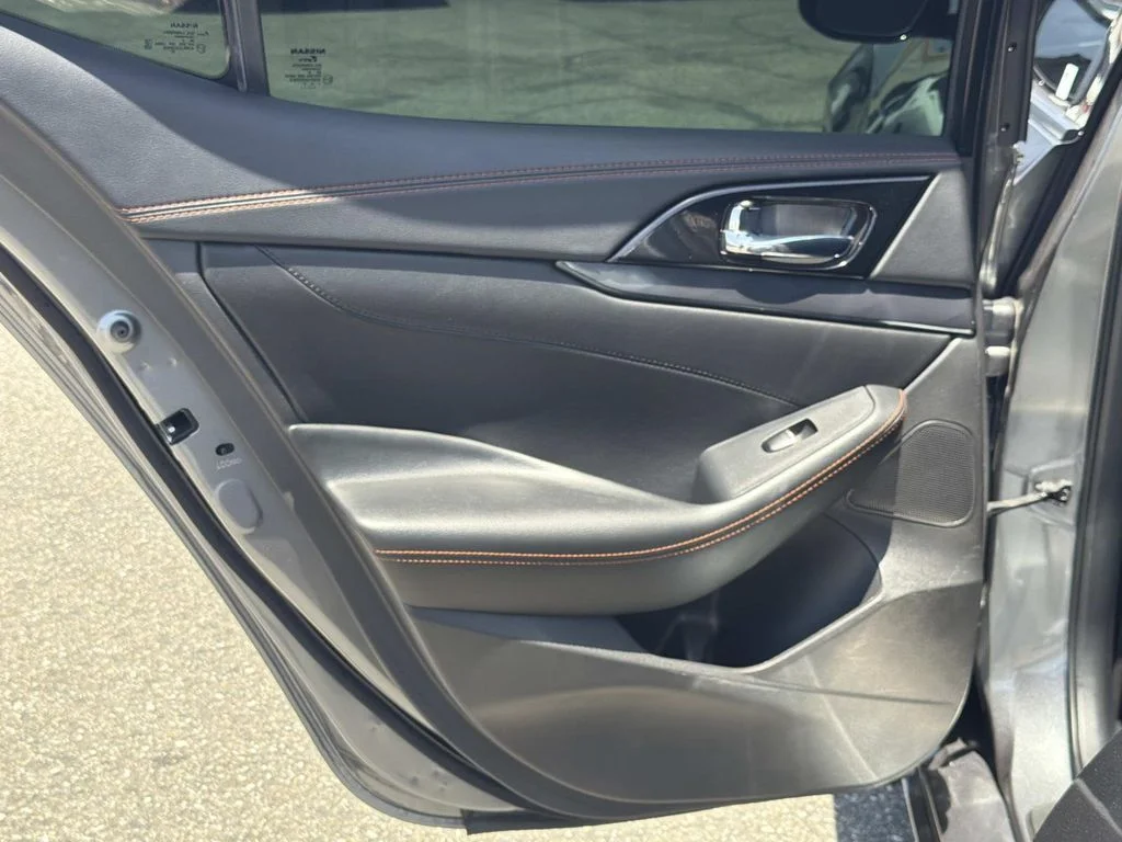 Certified Used 2020 GUN METALLIC Nissan SR image 26