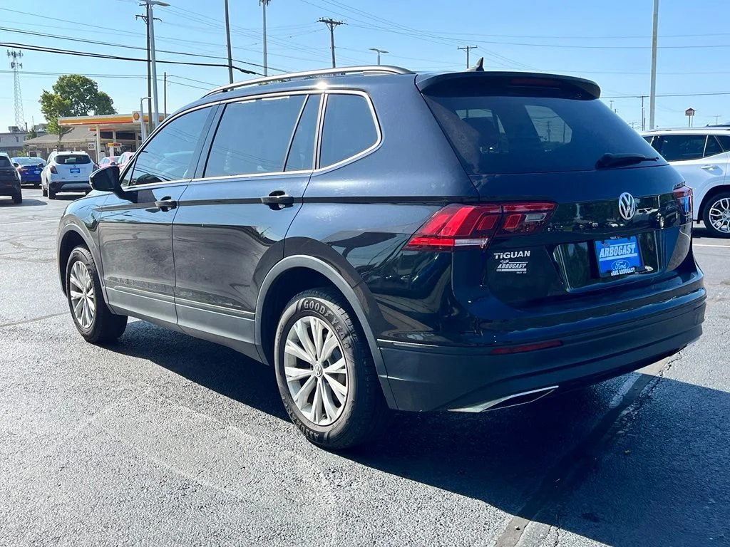 Used 2020 Black Volkswagen 2.0T S image 5