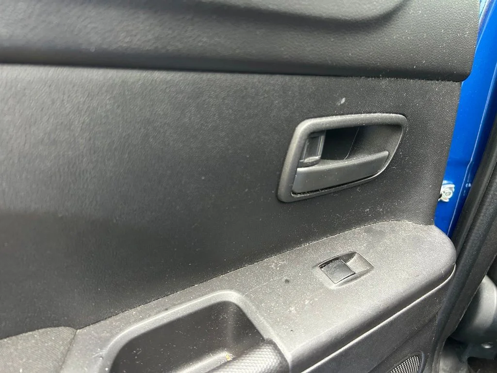 Used 2015  Mitsubishi ES image 23