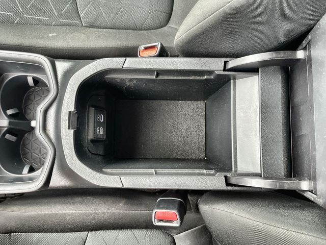 2024 Toyota RAV4 XLE - Photo 23