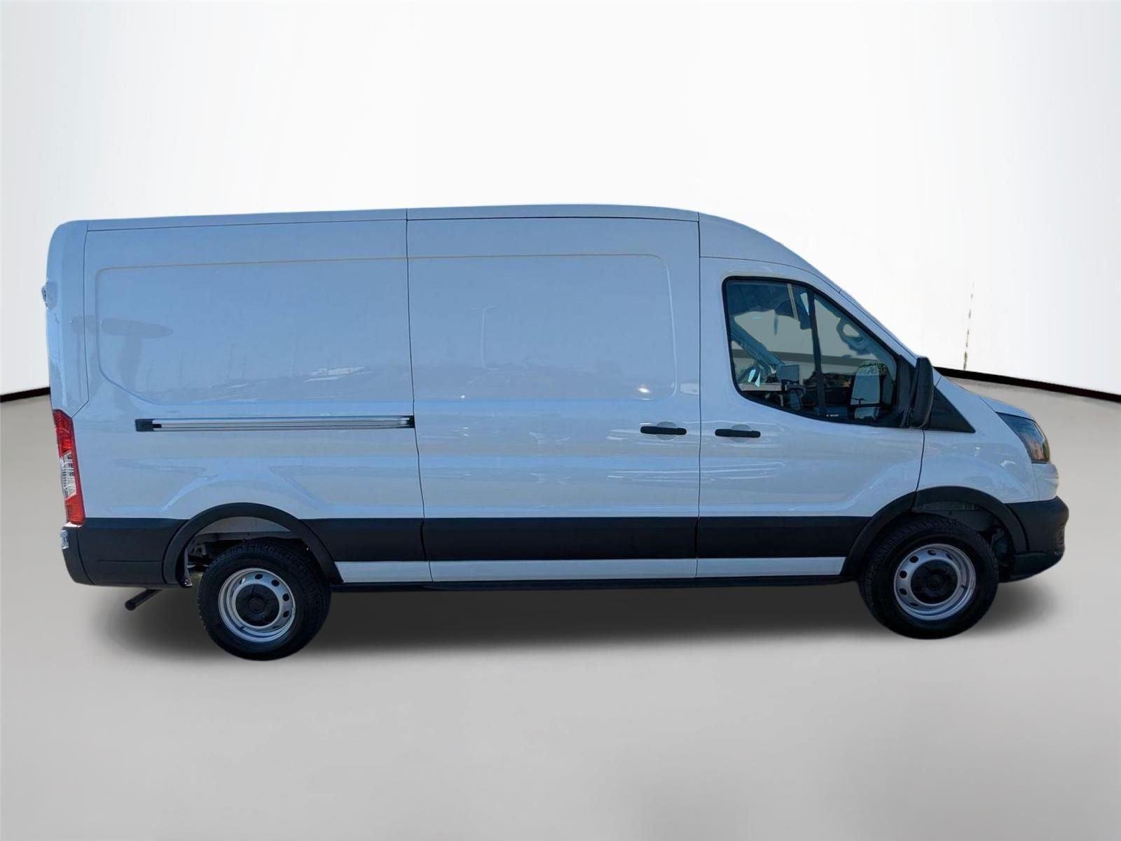 New 2026 Oxford White Ford Cargo Van image 4